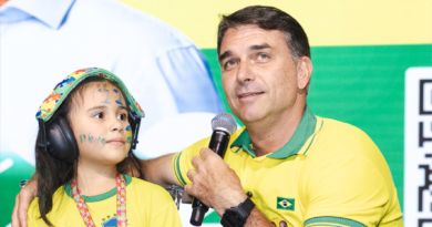 A força do Mercado e da Família: o fenômeno Flávio Bolsonaro no Palácio do Planalto