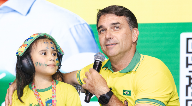 A força do Mercado e da Família: o fenômeno Flávio Bolsonaro no Palácio do Planalto